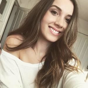 Meet your Posher, Alicia